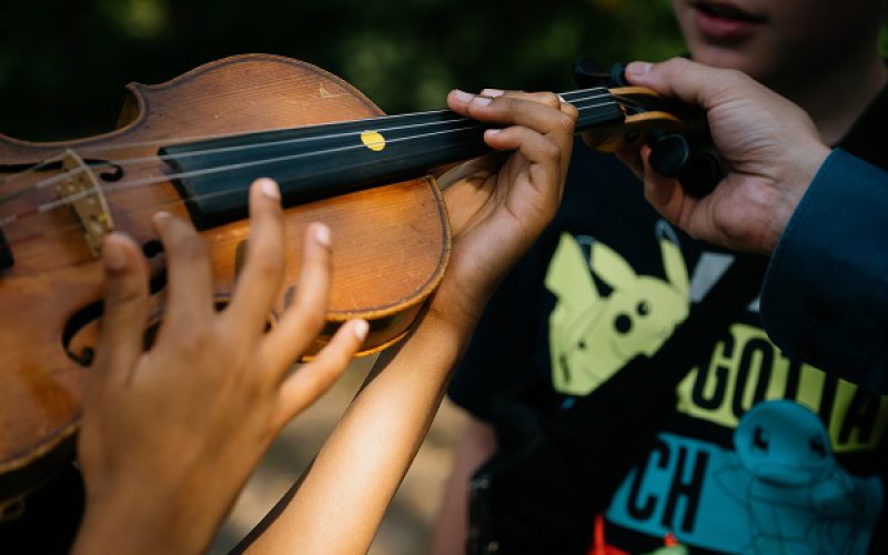 Die Berliner Symphoniker geben einen Musikworkshop an der Inklusiven Schule Spandau am 11.9.2023.